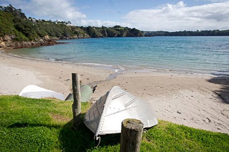 Waiheke Accommodation - Find a place to stay